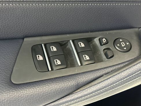 Used 2019 BMW 530e w/ Convenience Package RWD image 13