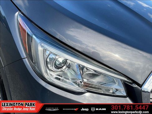 Used 2020 Subaru Ascent Premium w/ Convenience Package AWD/4WD image 31