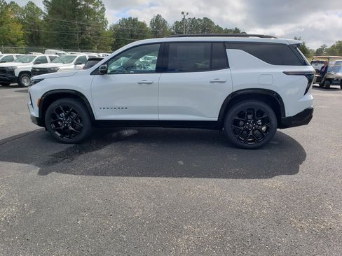 New 2026 Chevrolet Traverse RS w/ LPO, Floor Liner Package image 6