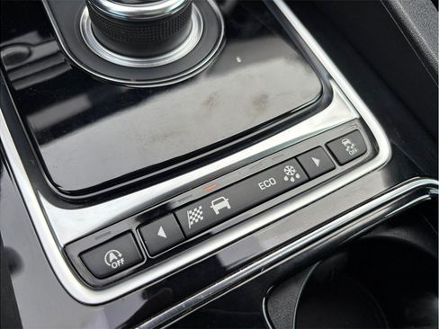 Used 2019 Jaguar F-PACE Premium AWD/4WD image 38