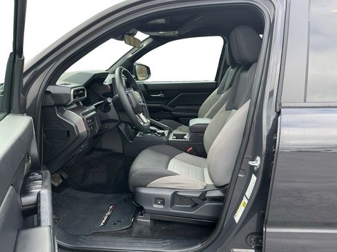 Used 2025 Toyota Tacoma TRD Off-Road image 14