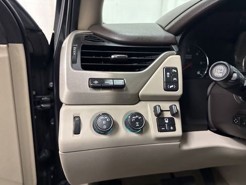Used 2017 GMC Yukon XL Denali w/ Open Road Package image 36