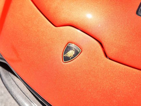 Used 2023 Lamborghini Huracan Tecnica RWD image 7