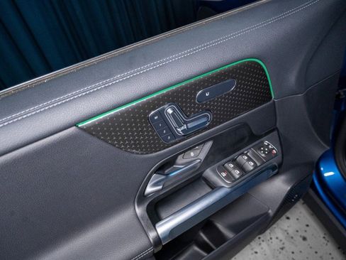 New 2025 Mercedes-Benz EQB 300 4MATIC image 11