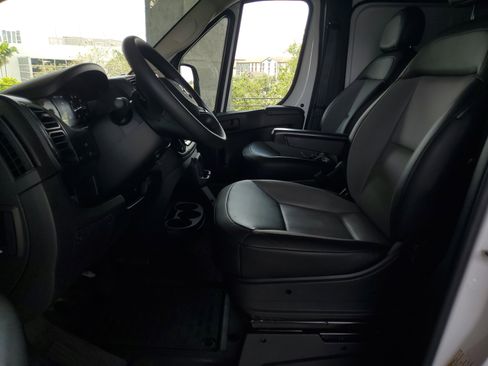 Used 2025 RAM ProMaster 2500 w/ Convenience Group FWD image 17