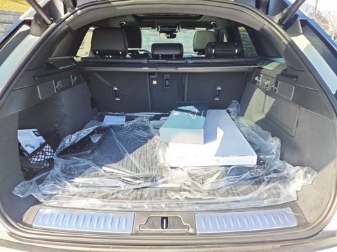 New 2026 Land Rover Range Rover Velar Dynamic SE image 13