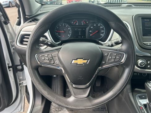 Used 2021 Chevrolet Equinox LS AWD/4WD image 19