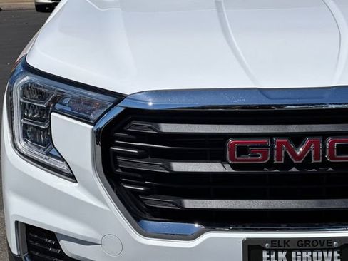 Used 2024 GMC Terrain SLE FWD image 45