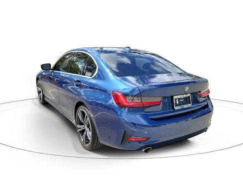 Used 2022 BMW 330i Sedan w/ Driving Assistance Package image 3
