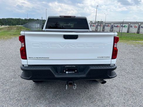 Used 2023 Chevrolet Silverado 2500 Custom w/ Custom Convenience Package AWD/4WD image 8