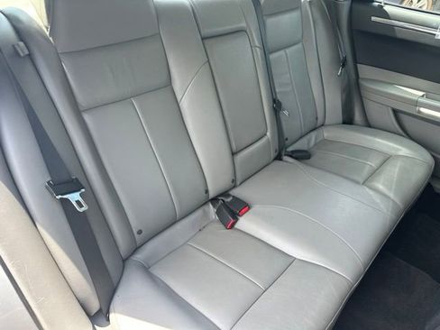 Used 2006 Chrysler 300 Touring RWD image 27