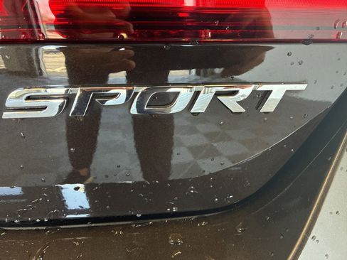 Used 2017 Honda Accord Sport image 7