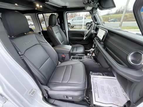 Used 2024 Jeep Wrangler Unlimited Sahara w/ Safety Group image 39