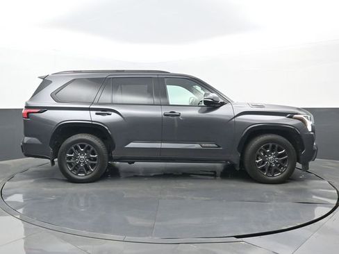 Used 2023 Toyota Sequoia Platinum image 2
