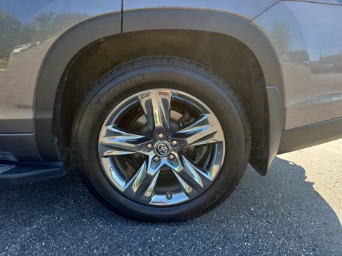 Used 2018 Toyota Highlander Limited Platinum AWD/4WD image 37