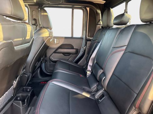 Certified 2025 Jeep Gladiator Rubicon w/ Safety Group image 14