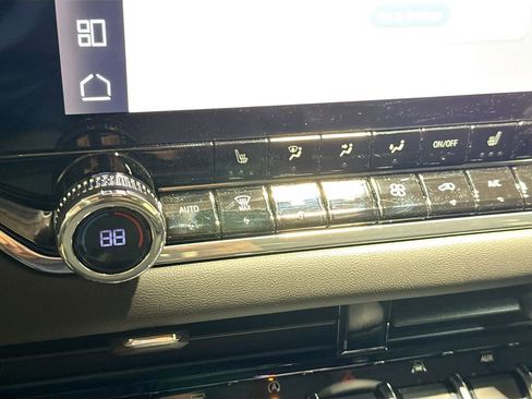 New 2026 GMC Canyon Elevation w/ Convenience Package image 16