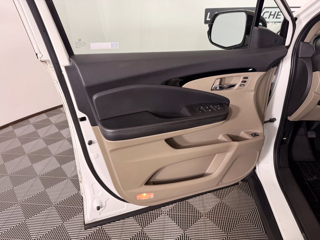 Used 2018 Honda Pilot Elite image 18
