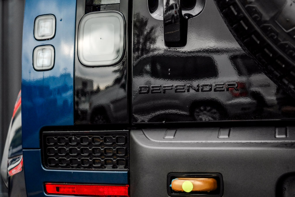 New 2026 Land Rover Defender 110 OCTA AWD/4WD image 8