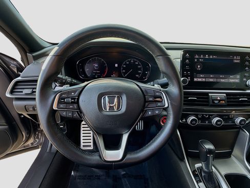 Used 2019 Honda Accord Sport image 10
