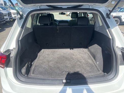 Used 2018 Volkswagen Tiguan SE w/ Panoramic Sunroof Package AWD/4WD image 15