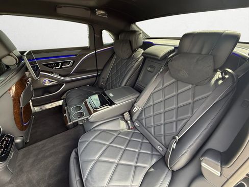 Used 2024 Mercedes-Benz Maybach S 580 4MATIC image 13