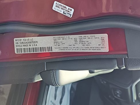 Used 2025 Jeep Grand Cherokee Laredo X w/ Luxury Tech Group I image 39