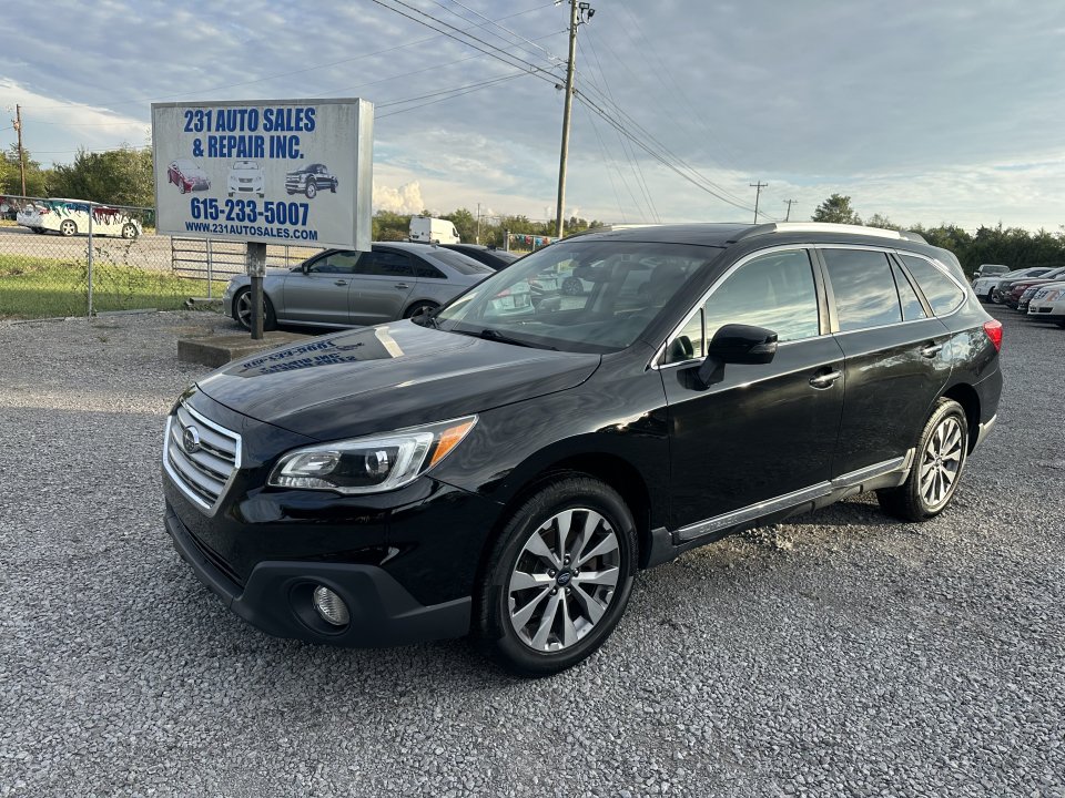 Used 2017 Subaru Outback 3.6R Touring AWD/4WD image 1