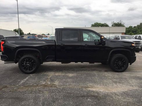 Used 2025 Chevrolet Silverado 2500 LT w/ Trail Boss Package AWD/4WD image 7
