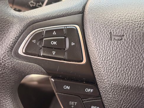 Used 2017 Ford Escape SE FWD image 28