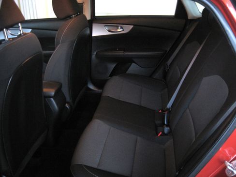 Used 2023 Kia Forte LXS image 7