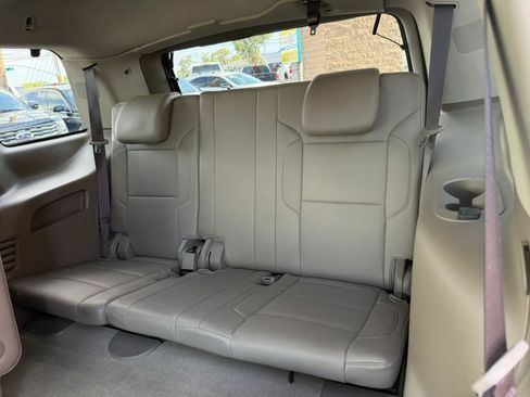Used 2017 GMC Yukon SLT w/ Premium Edition AWD/4WD image 49