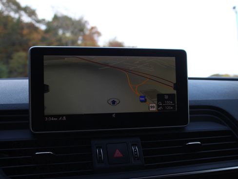 Used 2018 Audi Q5 2.0T Premium Plus w/ Premium Plus Package image 36