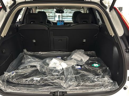 New 2026 Volvo XC60 T8 Ultra w/ Protection Package Premier AWD/4WD image 29