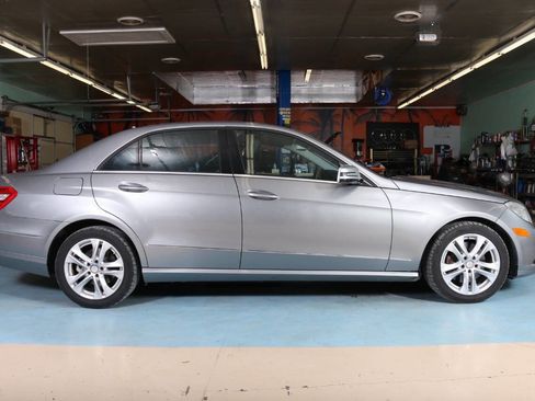 Used 2011 Mercedes-Benz E 350 4MATIC Sedan image 1