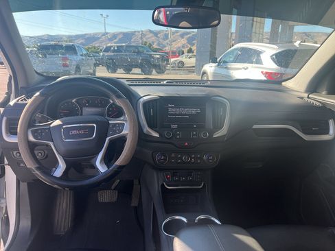 Used 2020 GMC Terrain SLT AWD/4WD image 3