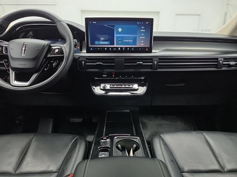 Used 2023 Lincoln Corsair AWD w/ Equipment Group 101A image 31