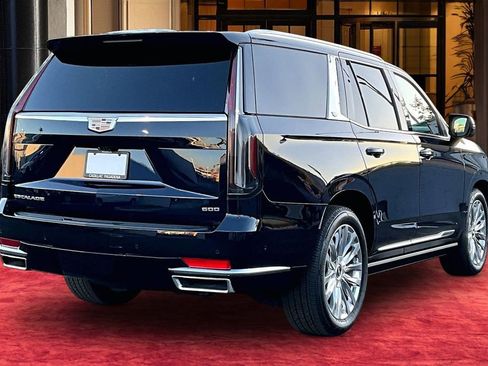 Used 2024 Cadillac Escalade Premium Luxury w/ Performance Package image 6