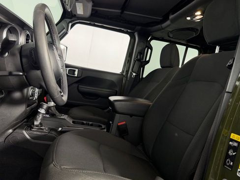 Used 2023 Jeep Wrangler Unlimited w/ Cold Weather Group image 22