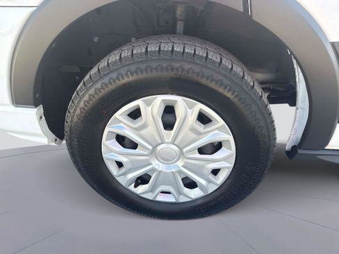 Used 2023 Ford Transit 350 XLT image 11