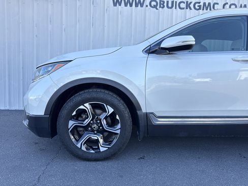 Used 2018 Honda CR-V Touring image 3
