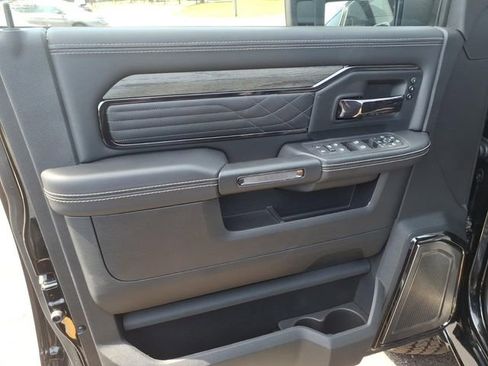 New 2025 RAM 2500 Limited AWD/4WD image 10