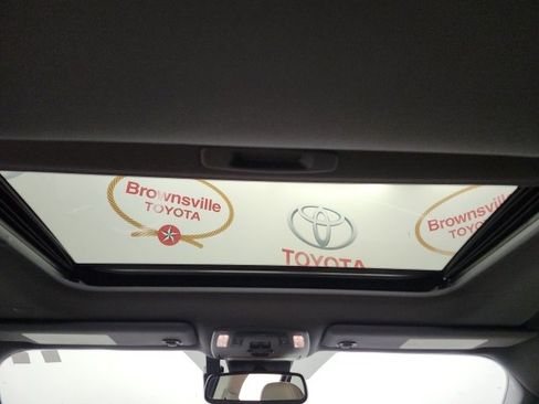 Certified 2022 Toyota Sienna XLE image 42