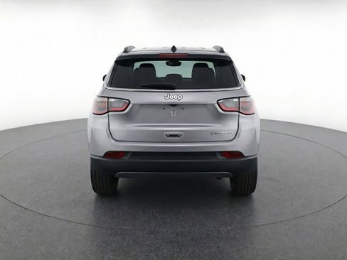 Used 2025 Jeep Compass Limited image 7