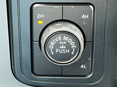 Used 2026 Ford F150 XLT w/ Equipment Group 302A MID AWD/4WD image 27