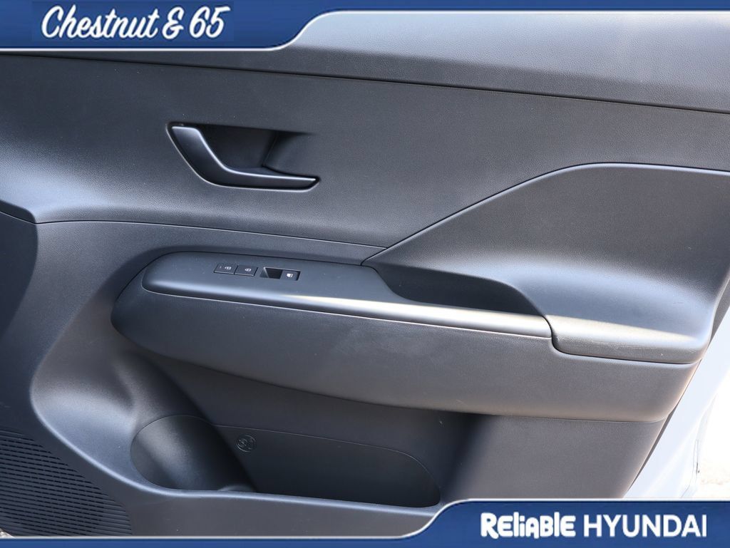 Certified 2024 Hyundai Kona SEL w/ Convenience Package FWD image 8