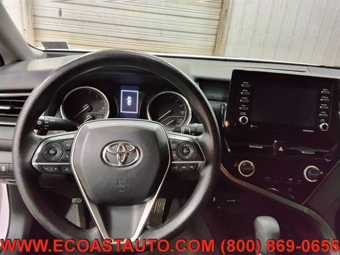 Used 2022 Toyota Camry LE FWD image 11