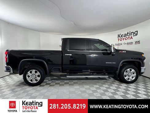 Used 2020 Chevrolet Silverado 2500 LTZ w/ LTZ Premium Package image 3