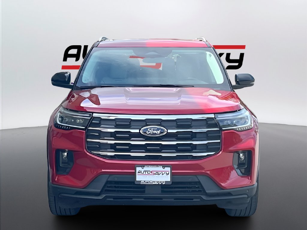 Used 2025 Ford Explorer Platinum w/ Ultimate Package AWD/4WD image 2