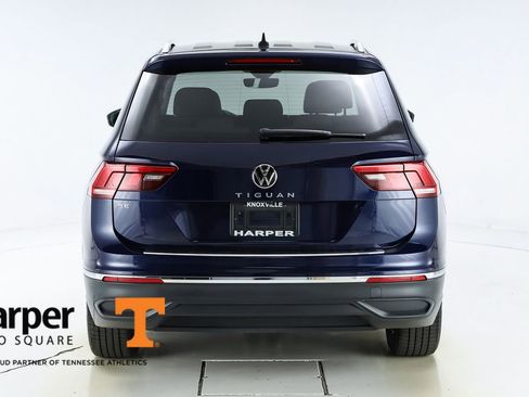 Used 2023 Volkswagen Tiguan SE image 8